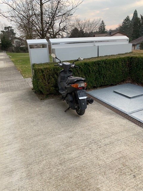 SCOOTER ABANDONNÉ